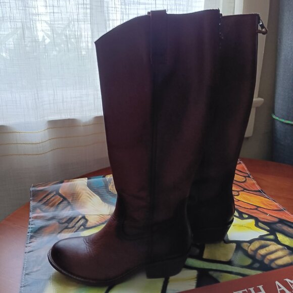 Sofft Brown Sharnell Leather Boot with Zipper Back - Picture 7 of 10